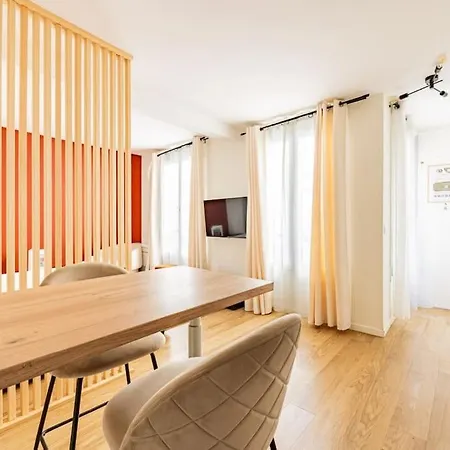 11#studio 2 Pers#bon Marche#st Germain#paris 6 *