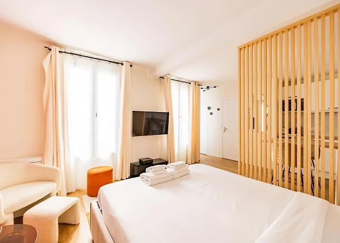 11#studio 2 Pers#bon Marche#st Germain#paris 6 *